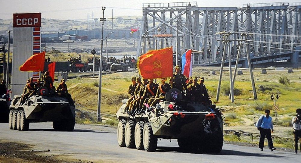 Un 14 avril 1988 : Soviétiques et Afghans signent un accord par lequel Moscou accepte de retirer ses troupes du pays